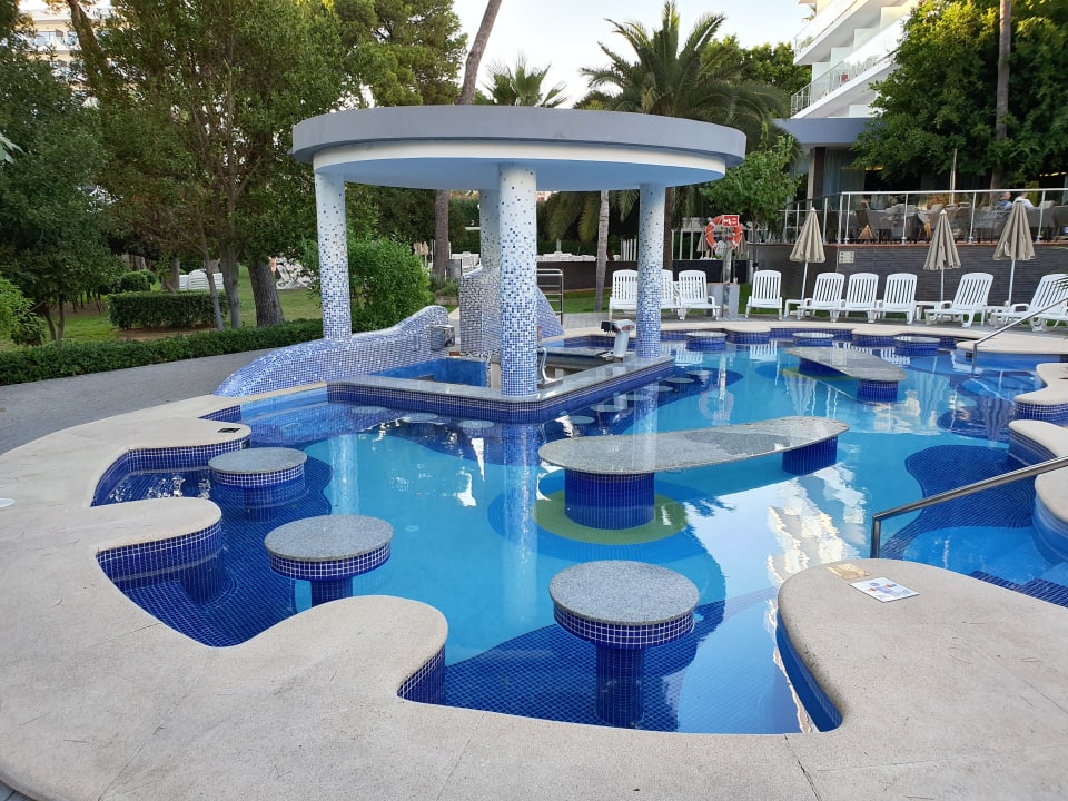 Pool Hotel Riu Bravo