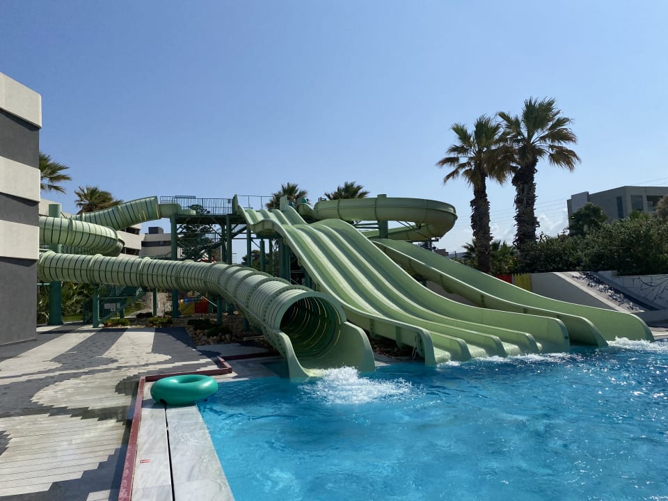 Pool Arina Beach Resort