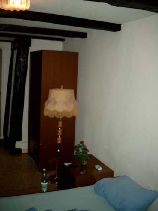 "Geschmackvolles" Zimmer Schloß Vietgest Schloß Vietgest