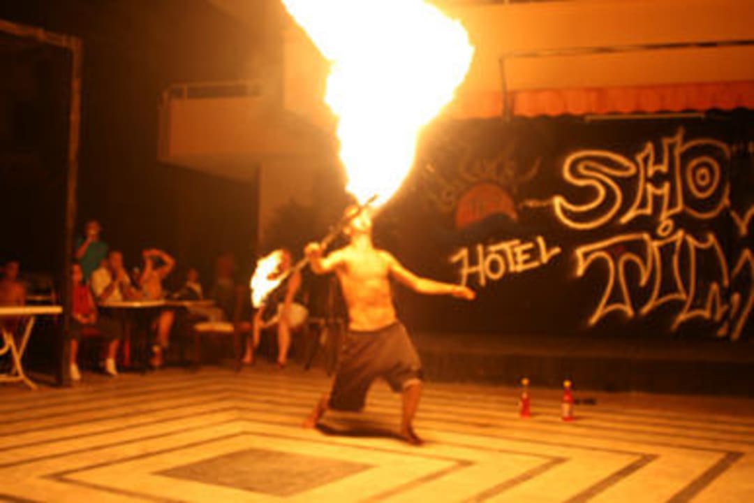 Abendanimation Hotel Club Tess