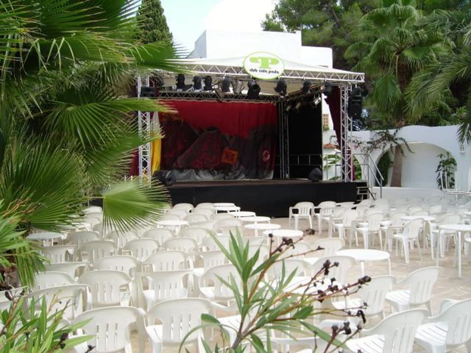 Neue Showbühne vor dem Abend Programm TUI MAGIC LIFE Cala Pada