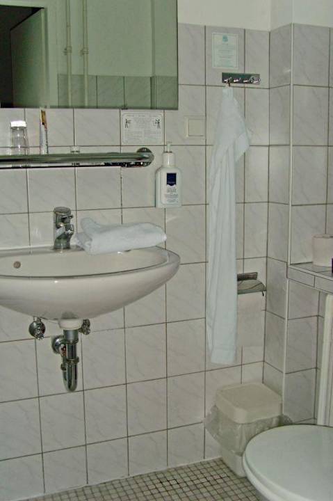 Bad 1 Metropolitan Hotel Berlin