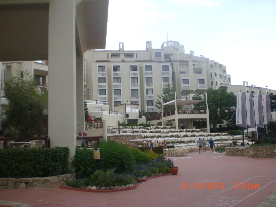 Spaziergang durch die Hotelanlage PALOMA Perissia