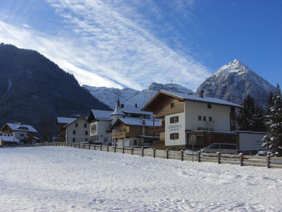 Ausblick von der Terrasse  Verwöhnhotel Kristall