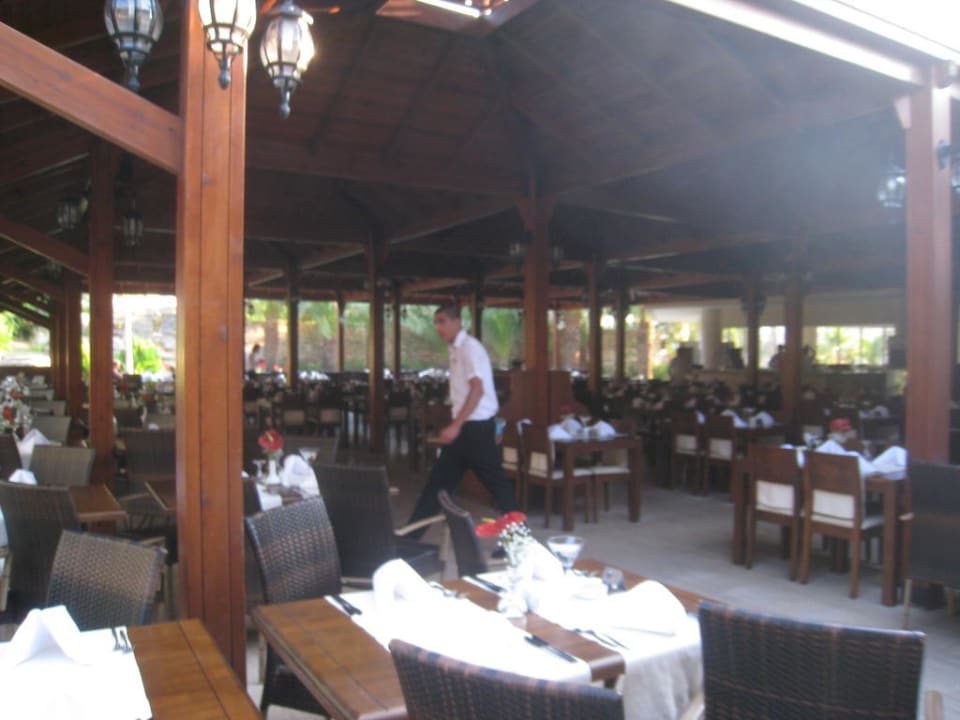 Schön gedeckt im Magico Monachus Family Resort Sorgun