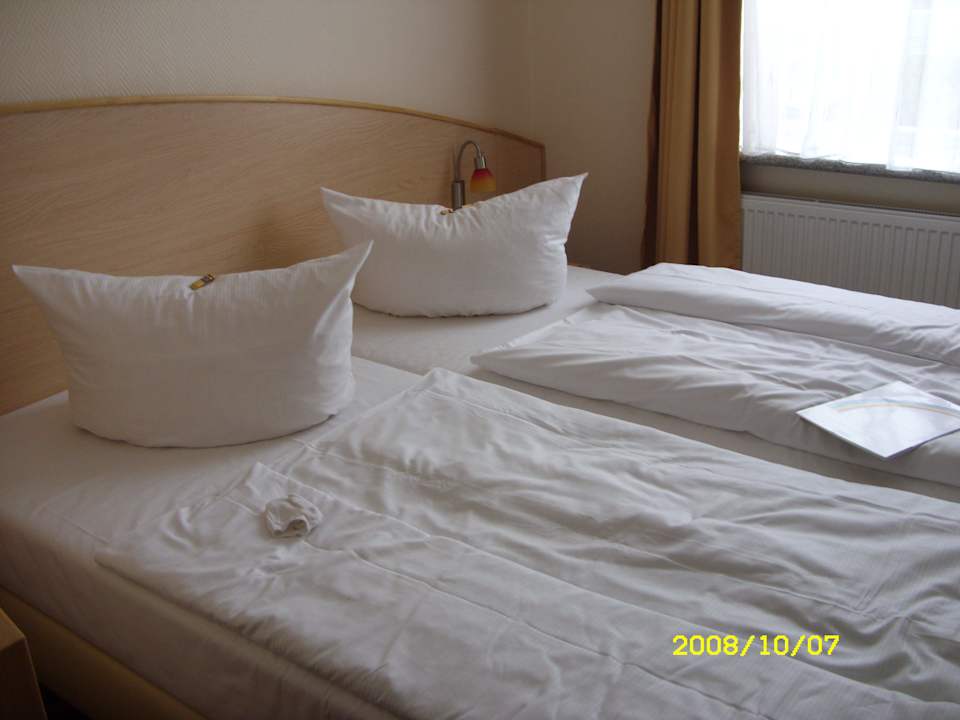 Blick ins Zimmer PLAZA INN Hamburg Moorfleet