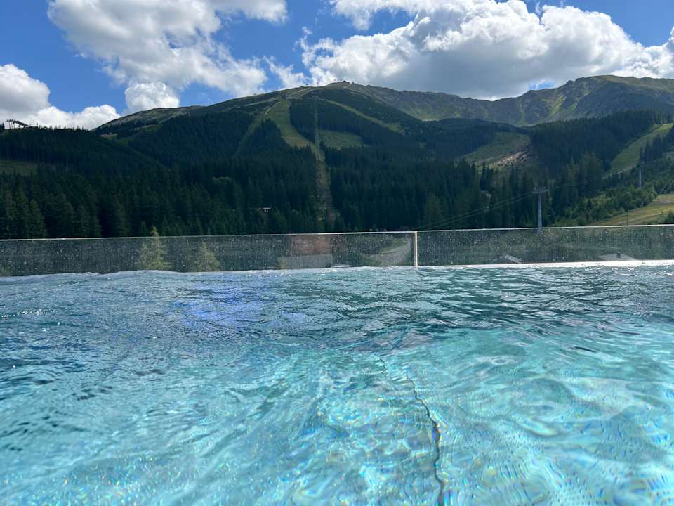 Pool Swissôtel Damian Jasna