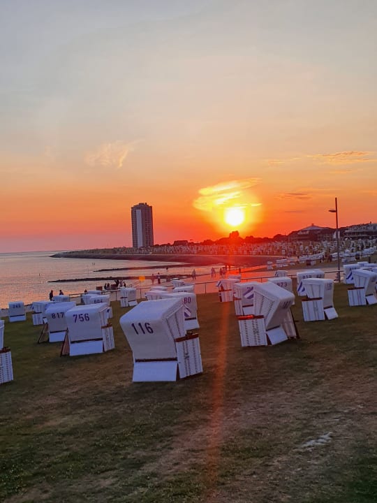 Strand Bernstein 50's Seaside Motel