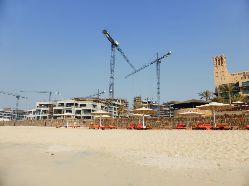 Die Baustelle nebenan Jumeirah Mina Al Salam