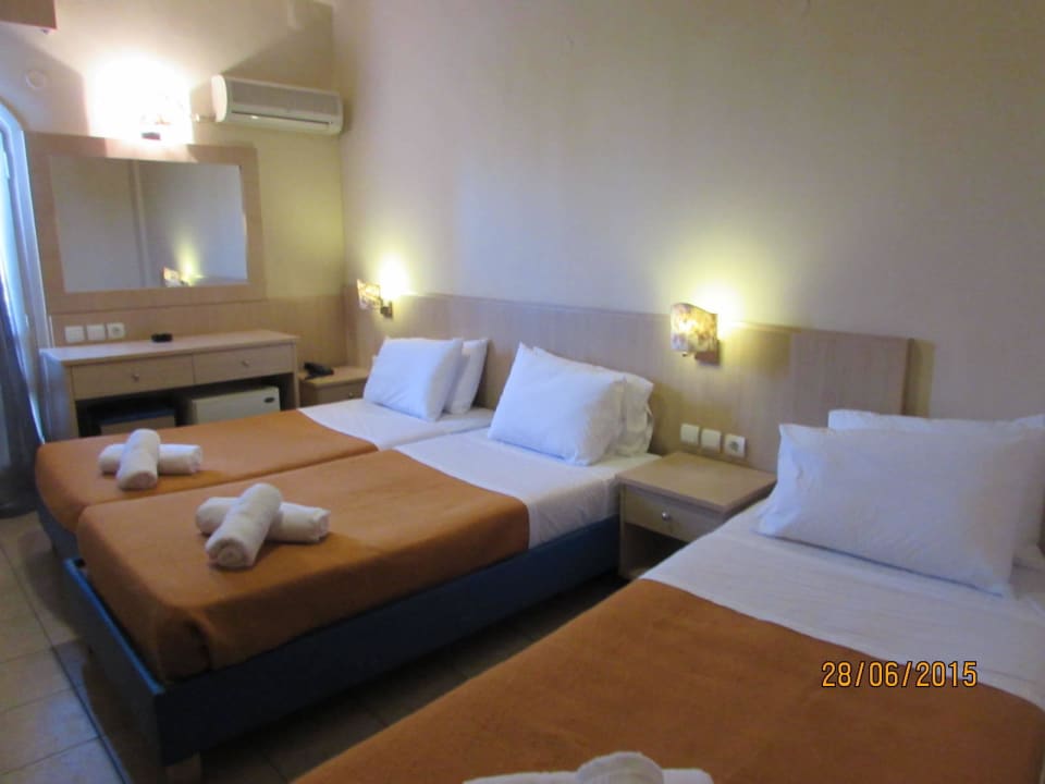 Номер на троих человек Pela Maria