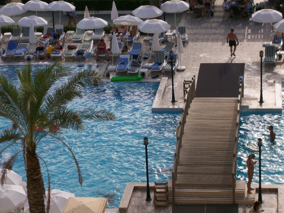 Blick vom Zimmer auf die Poolanlage Trendy Aspendos Beach Hotel