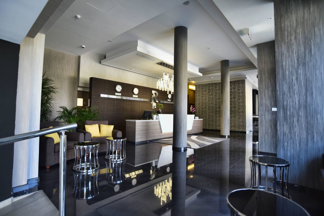 Lobby The Rise Hotel