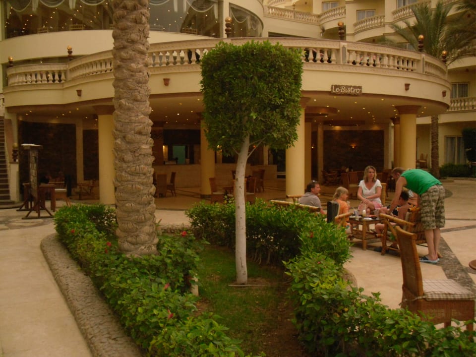 Выход из  ресепшена Riviera Aqua Park Resort