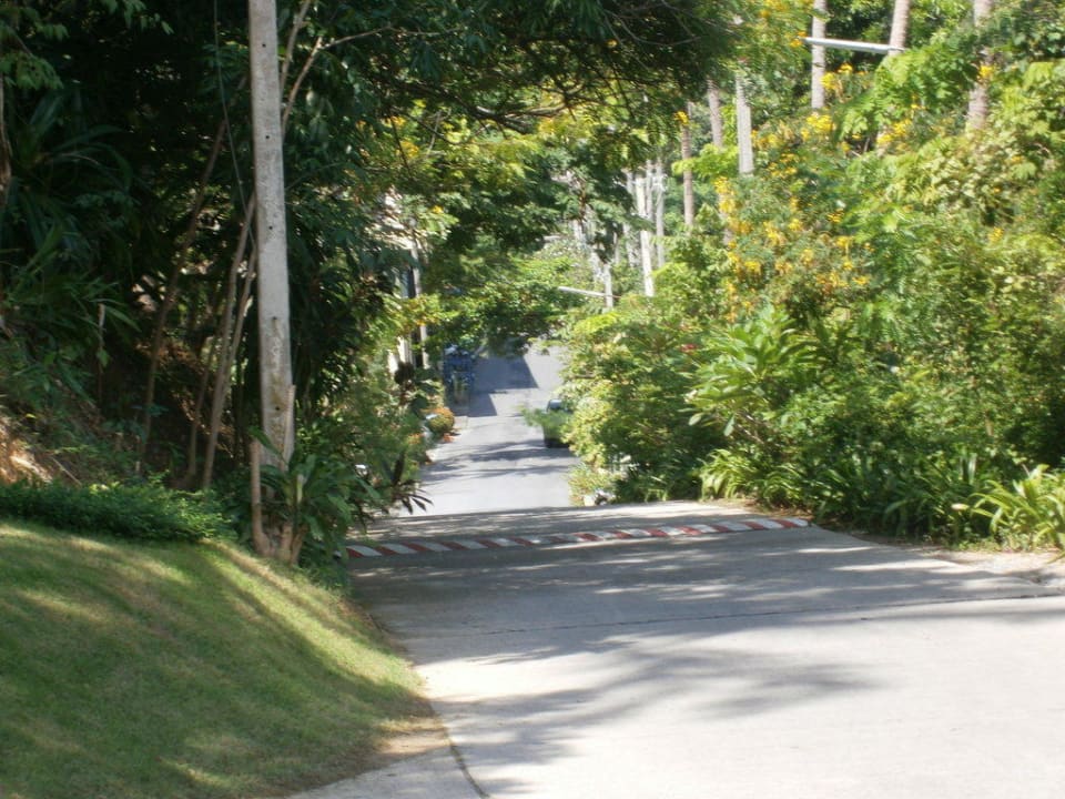Der Weg zur Lobby The Fair House Beach Resort