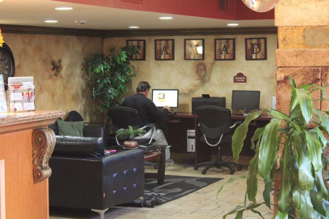 PCs in der Lobby Ramada Downtown Hollywood  Hotel