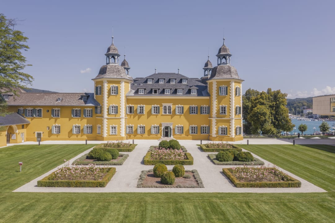 Außenansicht Falkensteiner Schlosshotel Velden