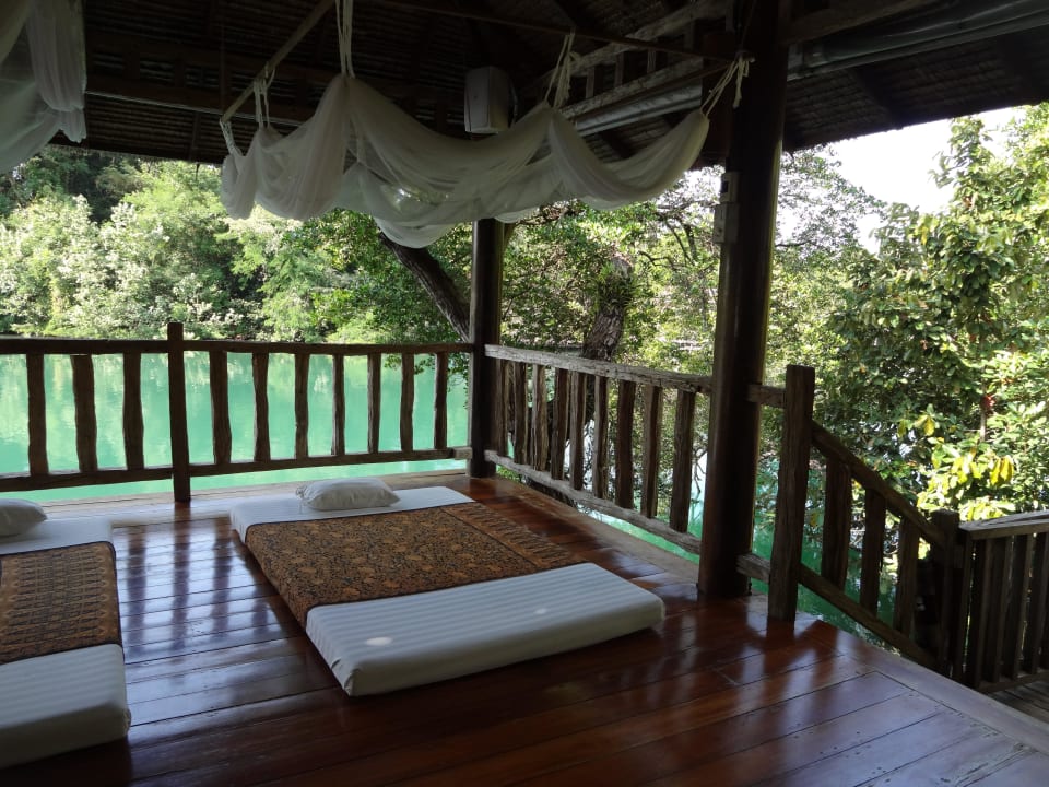 Thai-Massage im Hotel Aana Resort