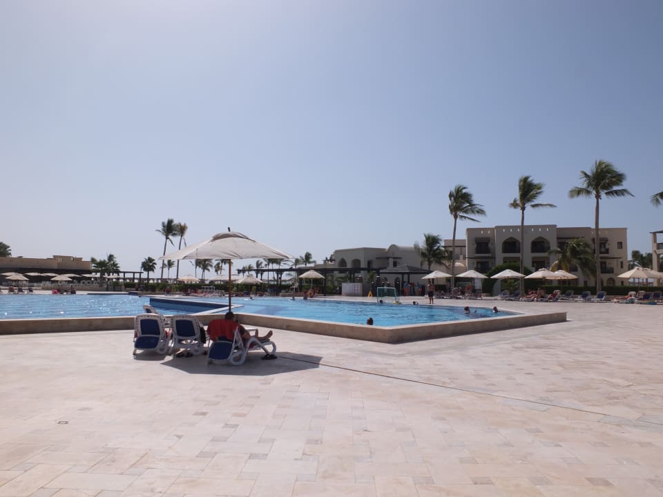 Pool Salalah Rotana Resort