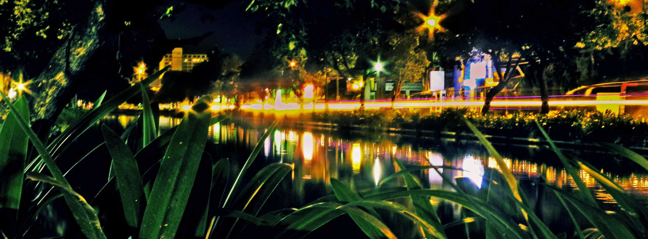 Gegenüber auf der Strasse Blick auf den Kanal Hotel Lai Thai Guest House