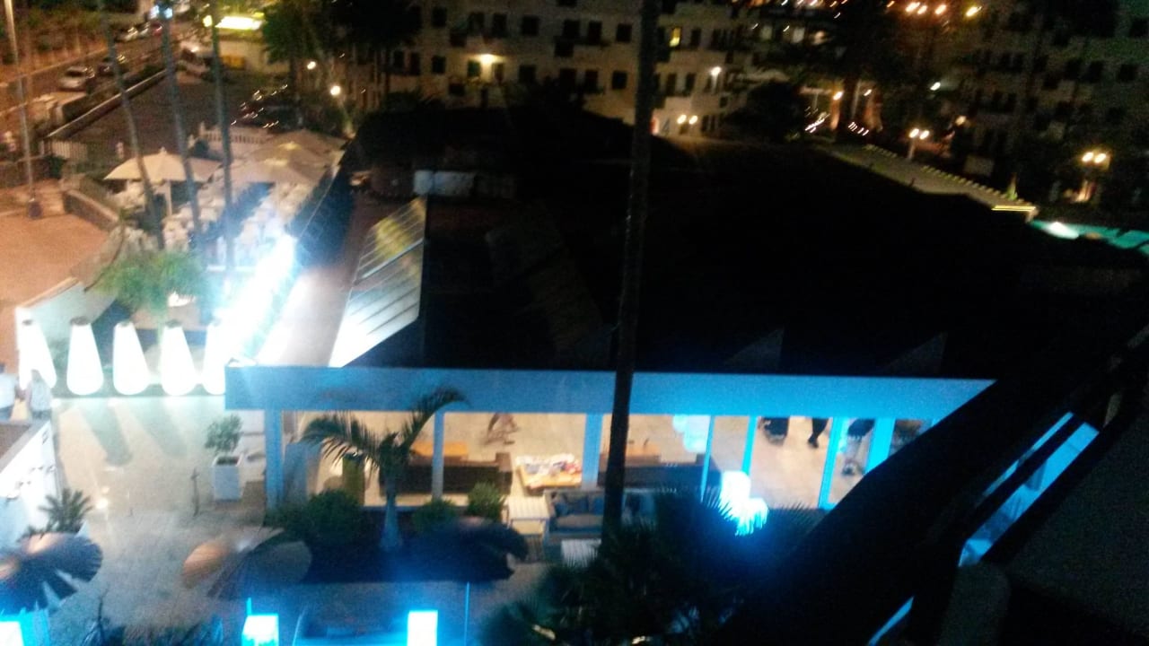 Blick von Balkon auf Hotelrezeption Servatur Playa Bonita