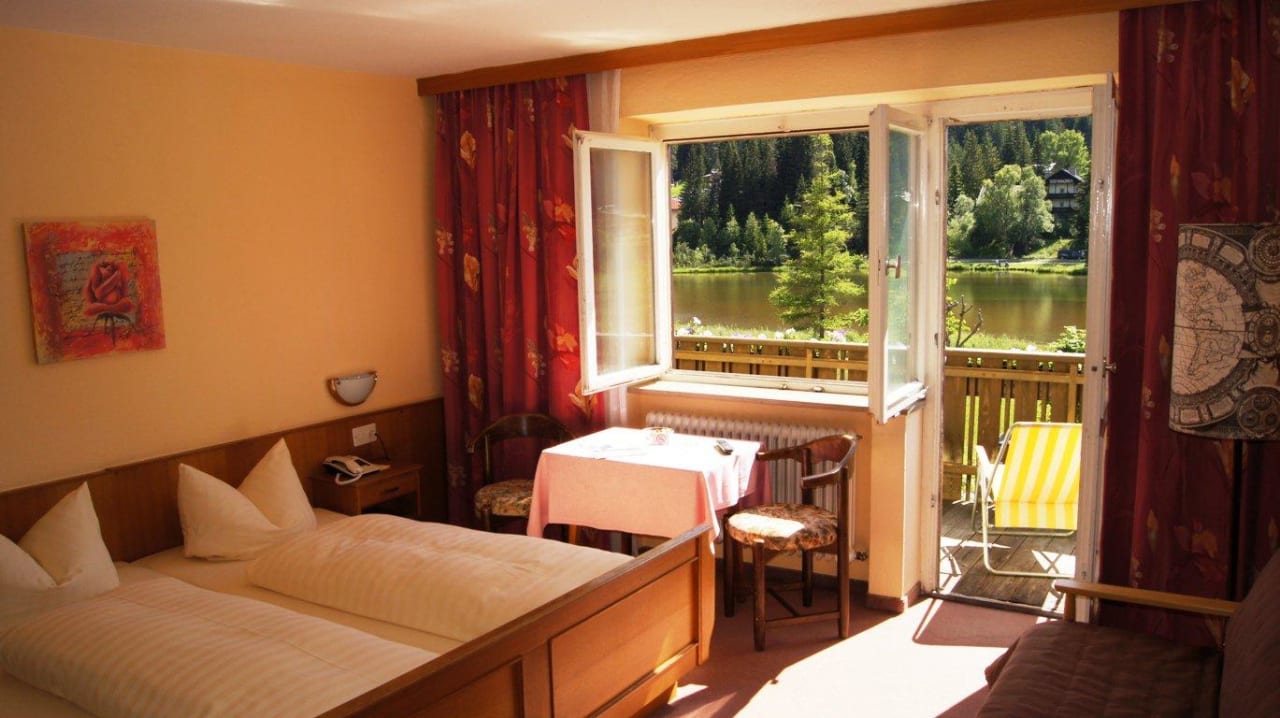 Doppelzimmer mit Seeblick Hotel Cristallago