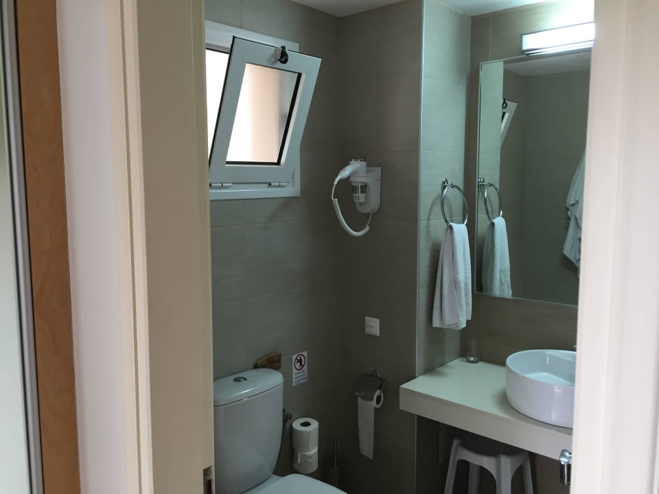 Badezimmer Grand Hotel Holiday Resort