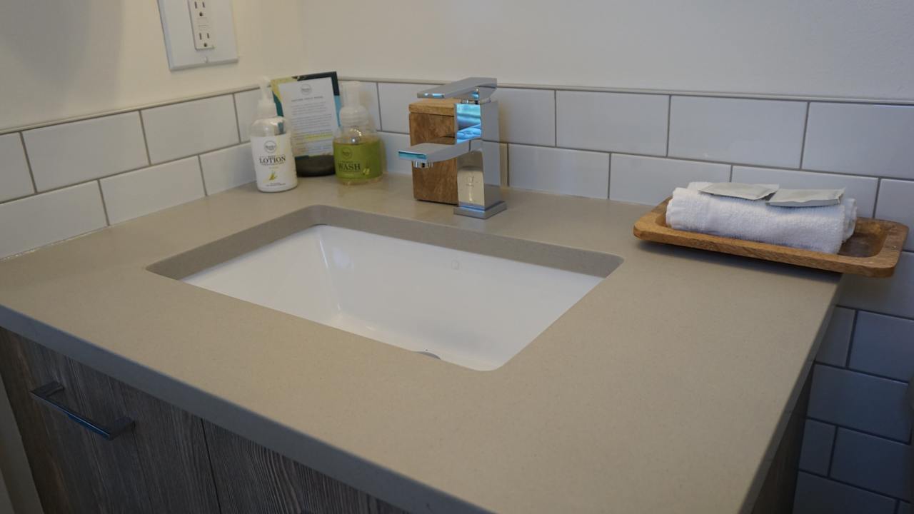 Zimmer Lamphouse Hotel