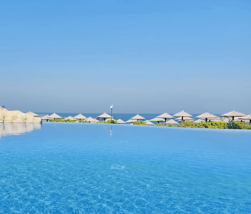 Pool Coral Beach Resort Sharjah