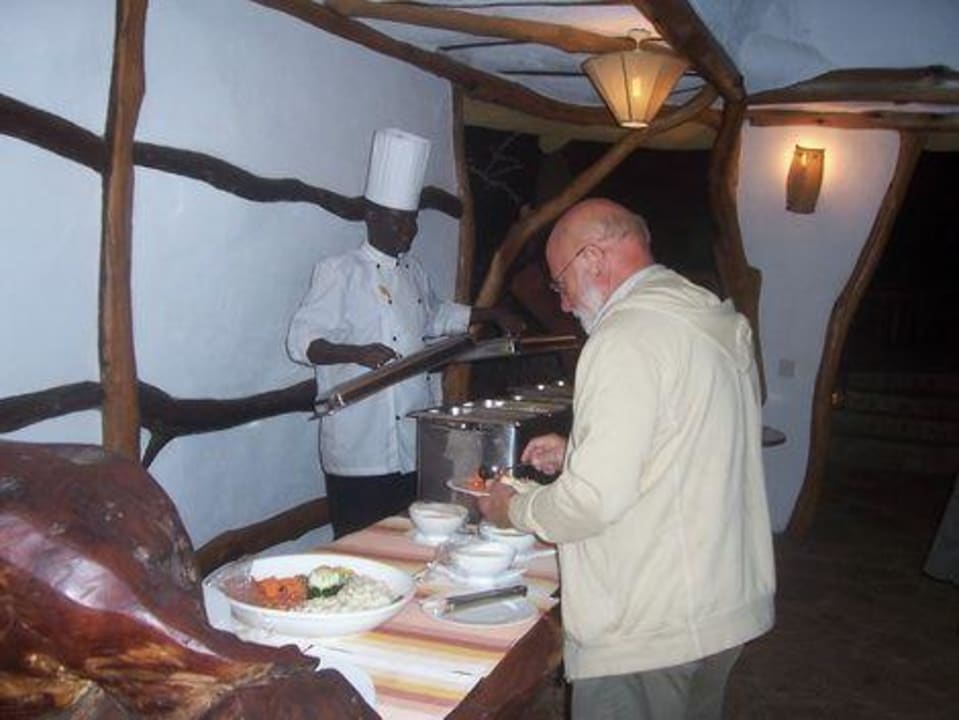 leckeres Abendbuffet Satao Elerai Camp