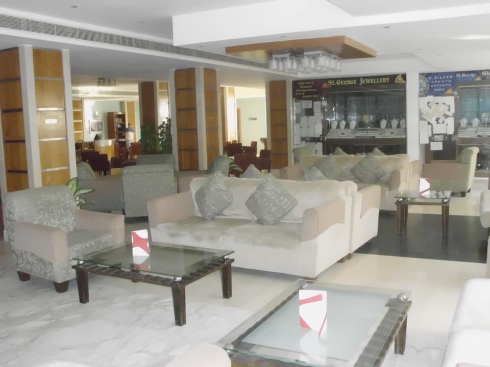 Lobby Xperience St. George Homestay