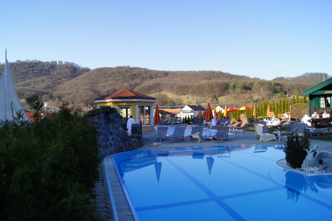 Außenpools und Garten Schlössl Hotel Kindl