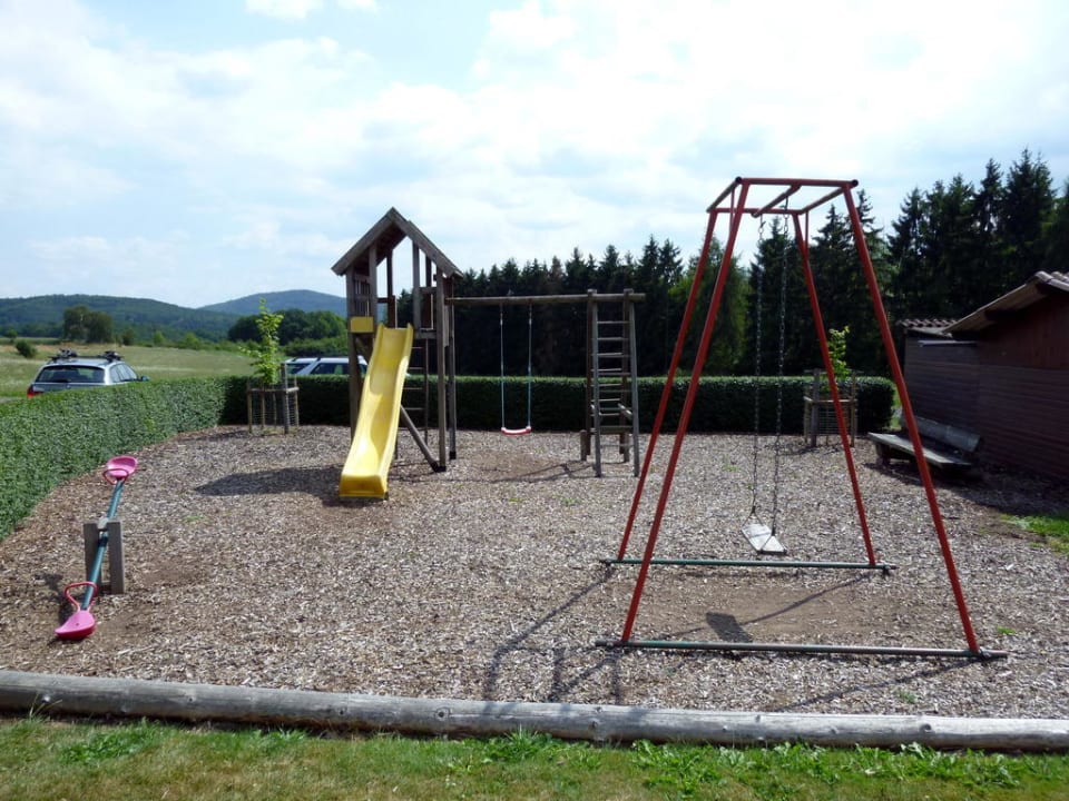 Kinderspielplatz vorm Hotel Waldhotel Dornröschenshöh