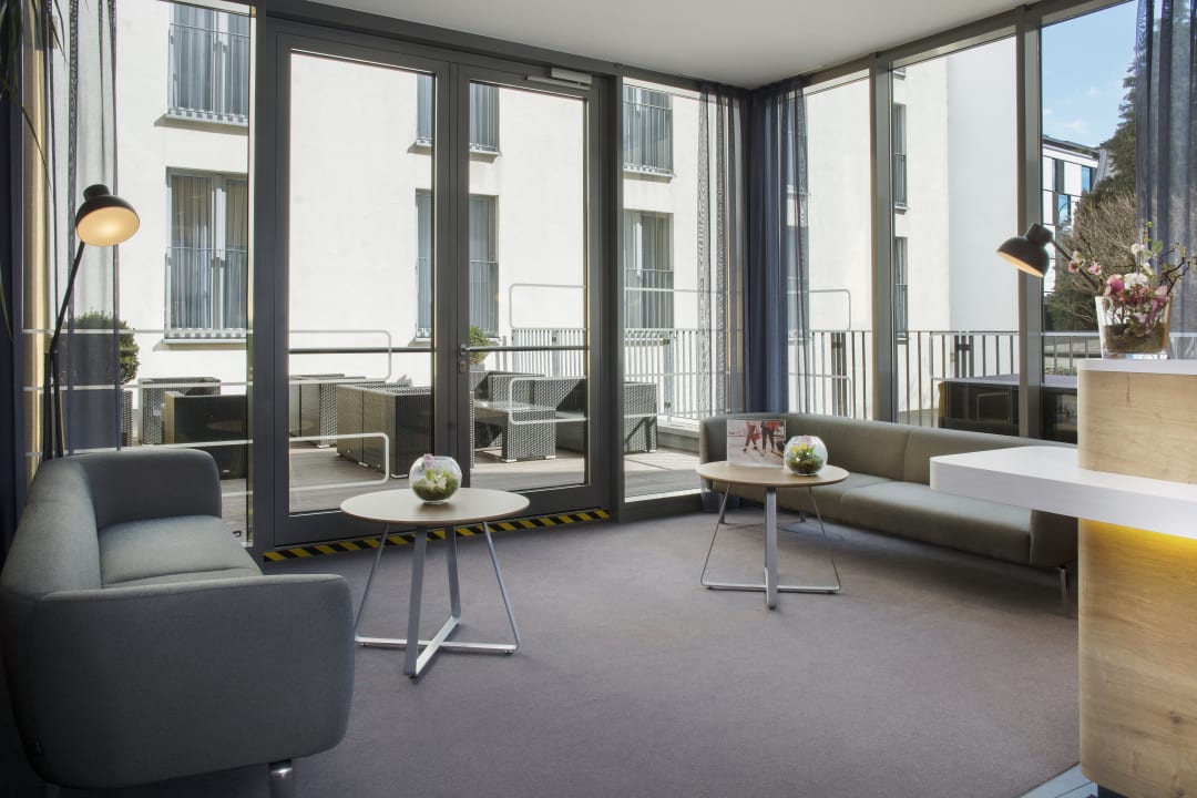 Lobby Holiday Inn Express Baden-Baden