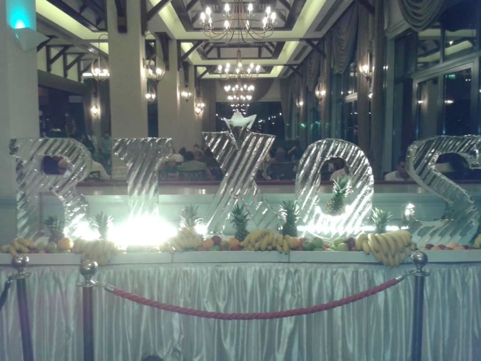 Eis-Dekoration am Buffet Rixos Bab Al Bahr