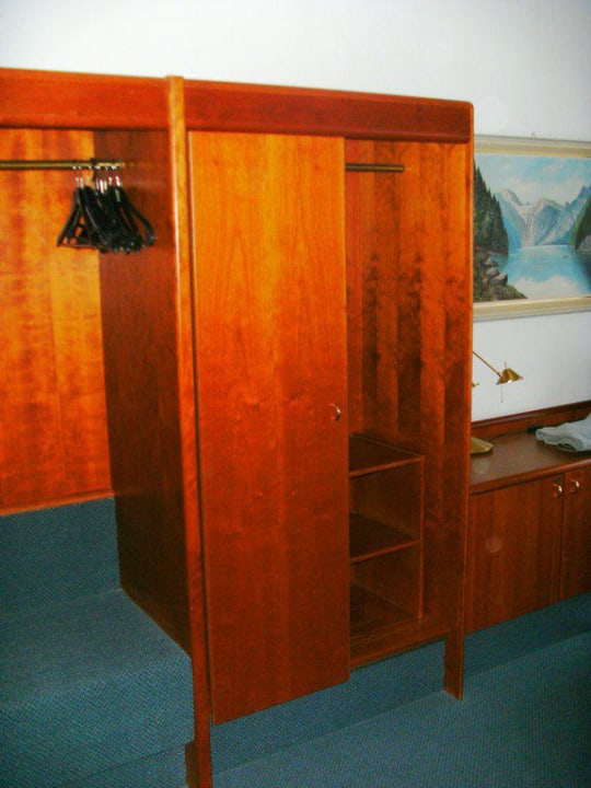 Schranktüre fehlt Hotel zur Post