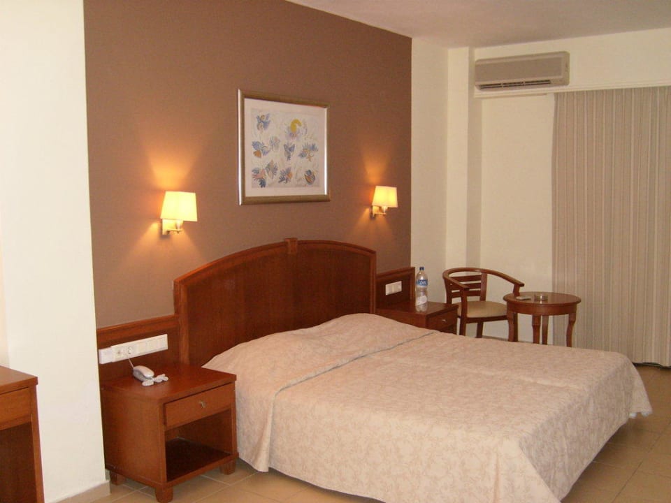 Zimmer Souterrain bei Tag Delfina Boutique Hotel