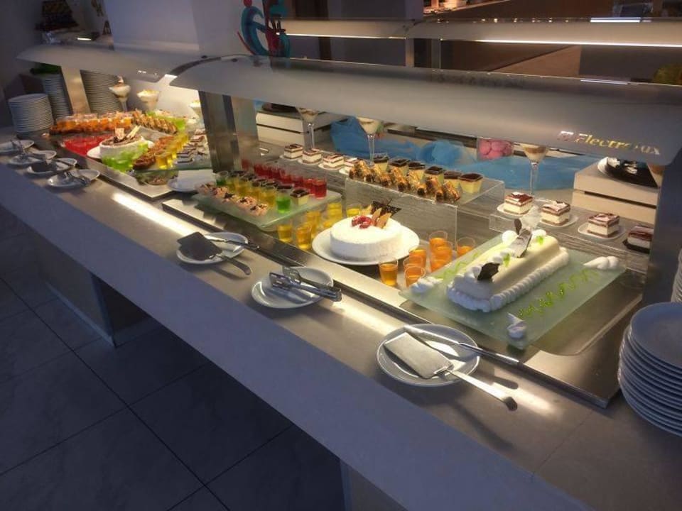 Mittagsbuffet Asterias Beach Resort
