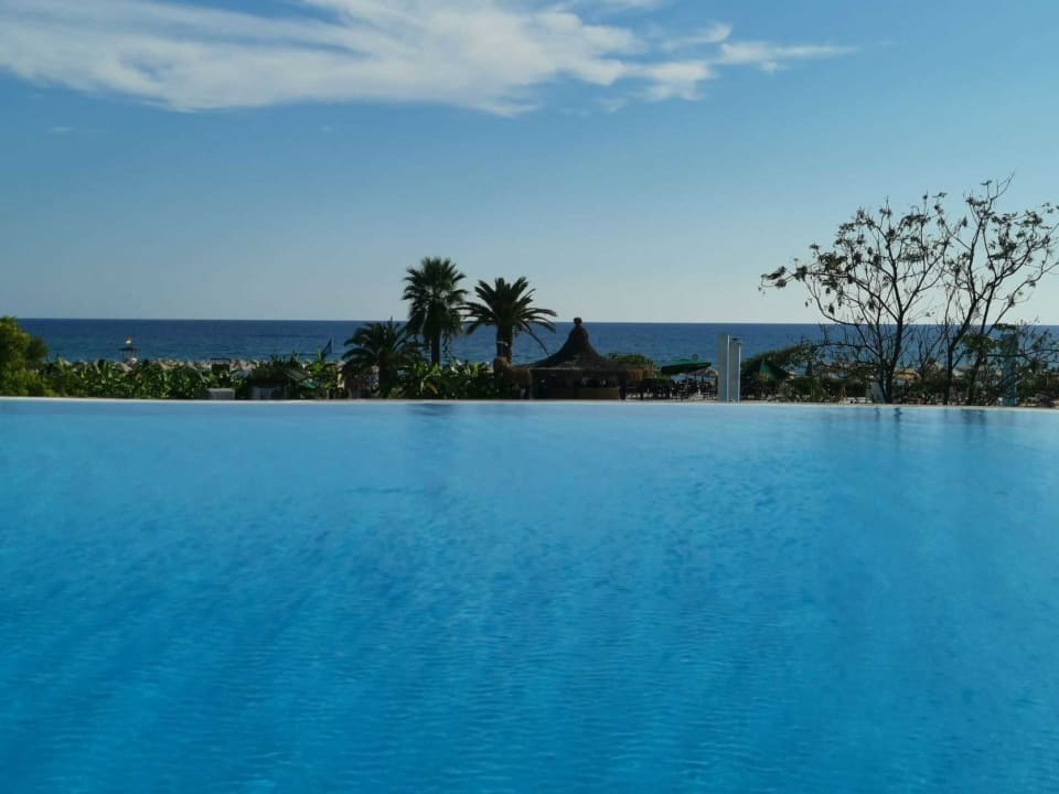 Pool Starlight Resort Hotel