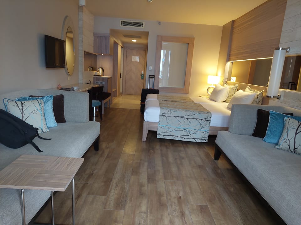 Zimmer Melas Resort Hotel