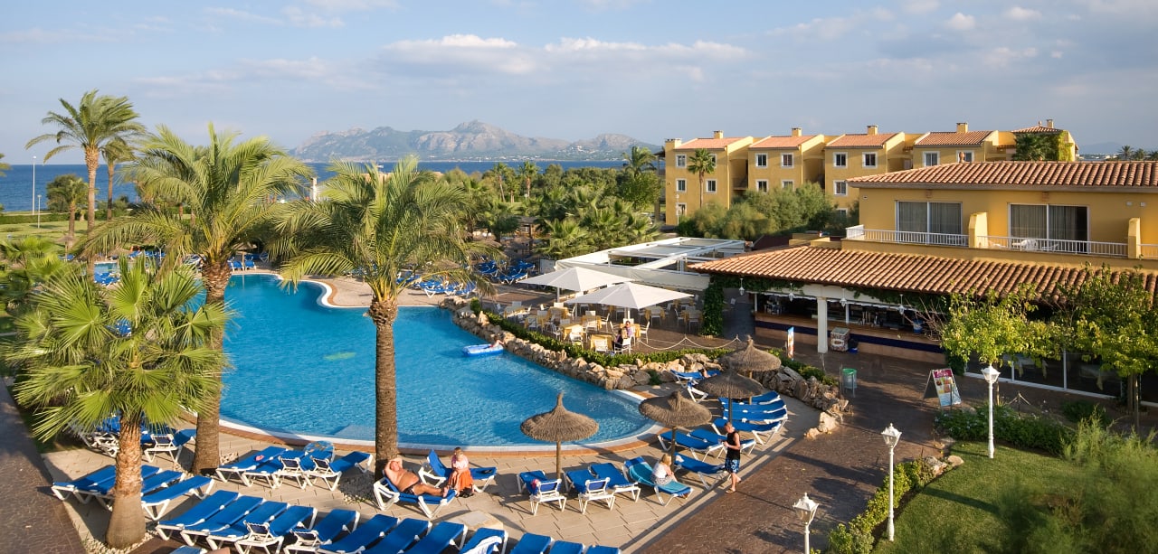 Pool Club del Sol Aparthotel