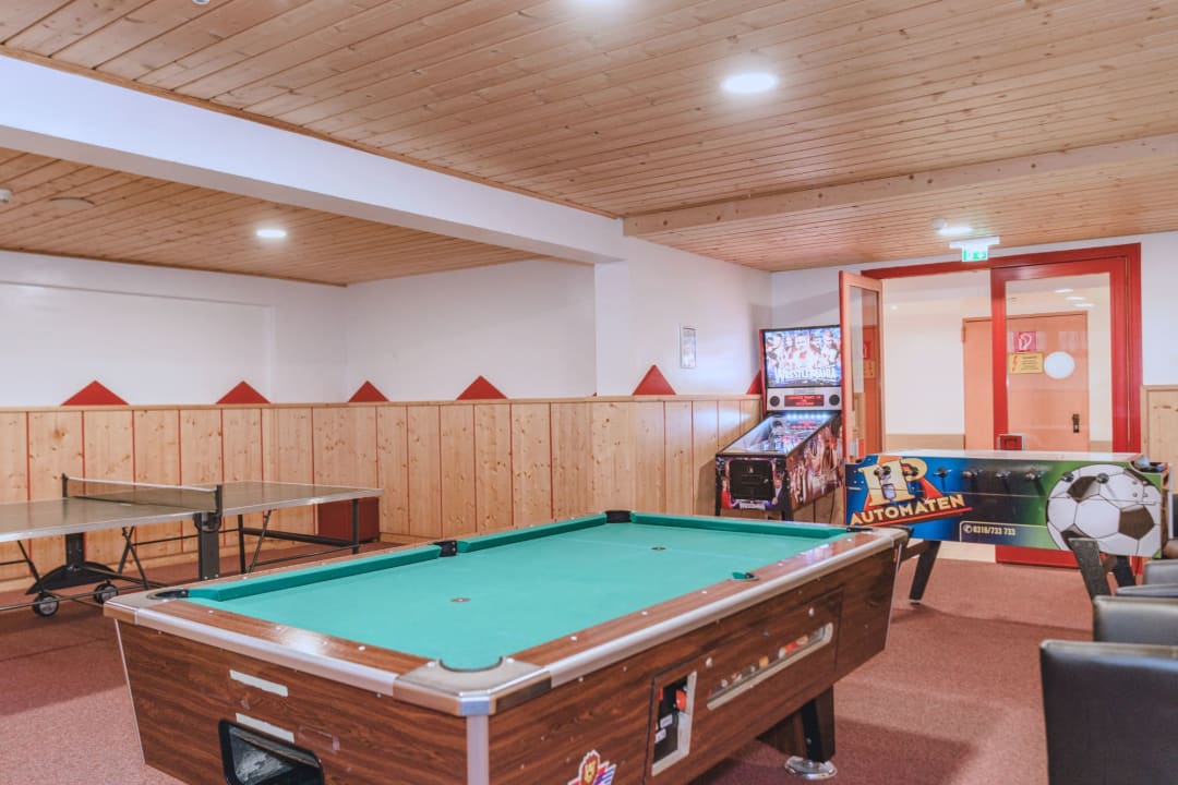 Sport & Freizeit ALPINE Appartement 208 by globboard