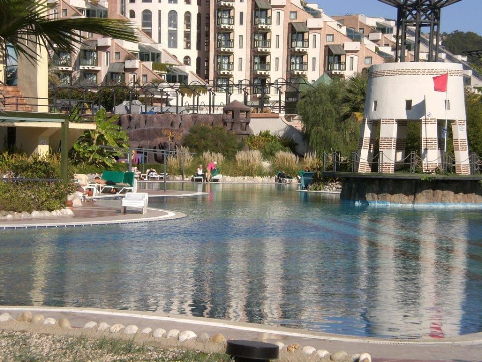 Ein Teil des Pools Limak Limra Hotel & Resort