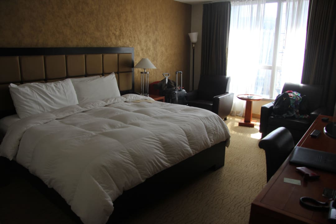 Großes Kingsize Bett Millennium Broadway Square New York
