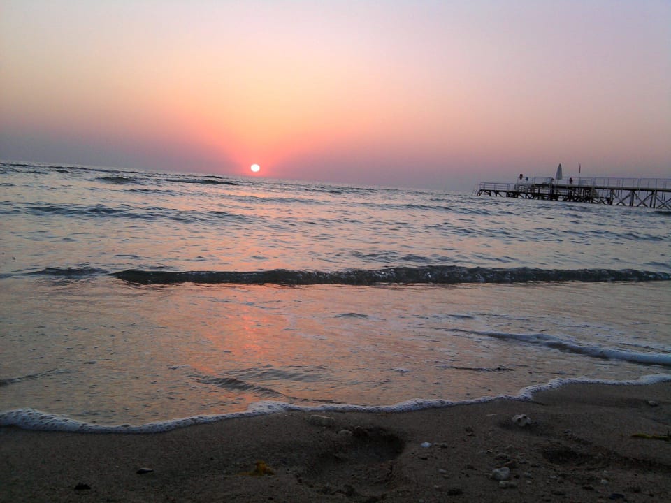 Sonnenaufgang Serenity Alpha Beach