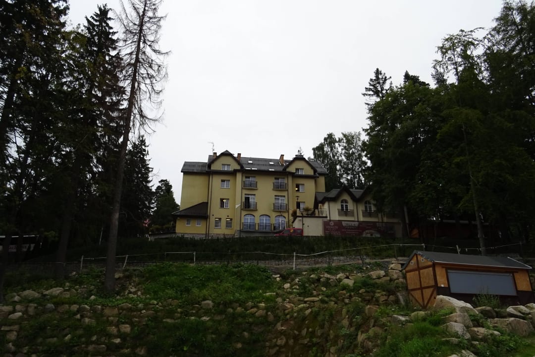 Auf dem Berg steht das Hotel Hotel Vivaldi