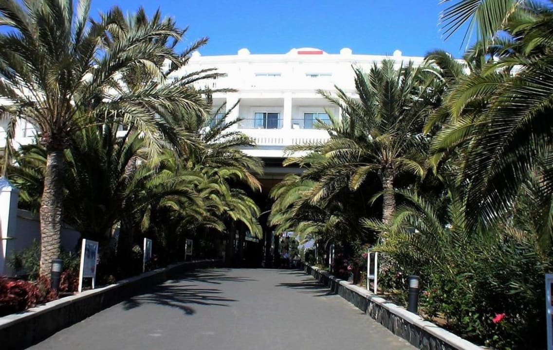 Walkway from the dunes Hotel Riu Palace Maspalomas Adults Only