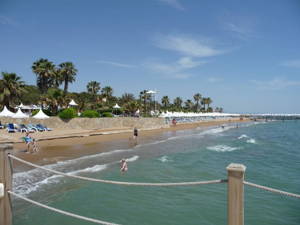 Blick vom Badesteg auf Strand Turquoise Hotel