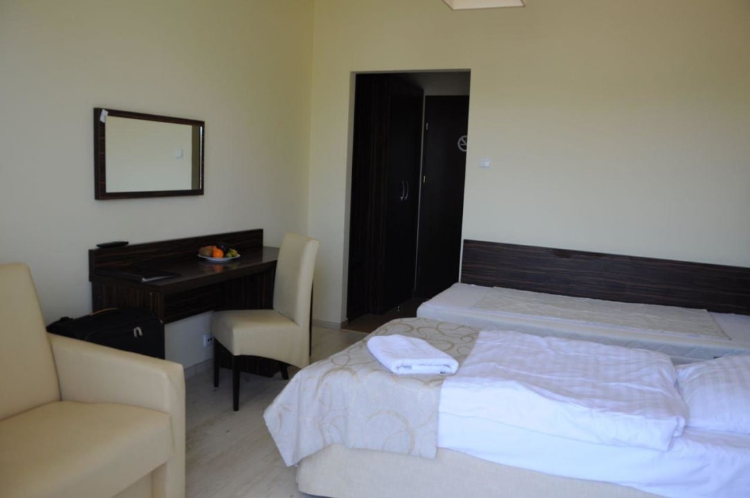 Mit Blick zur Zimmertür Hotel Victoria Spa