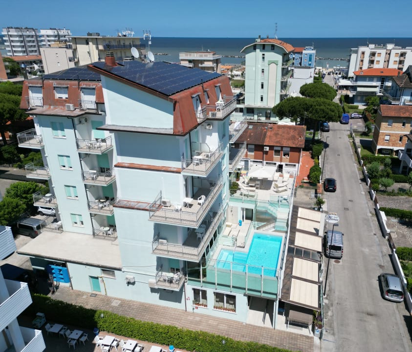 Außenansicht Hotel Bahamas