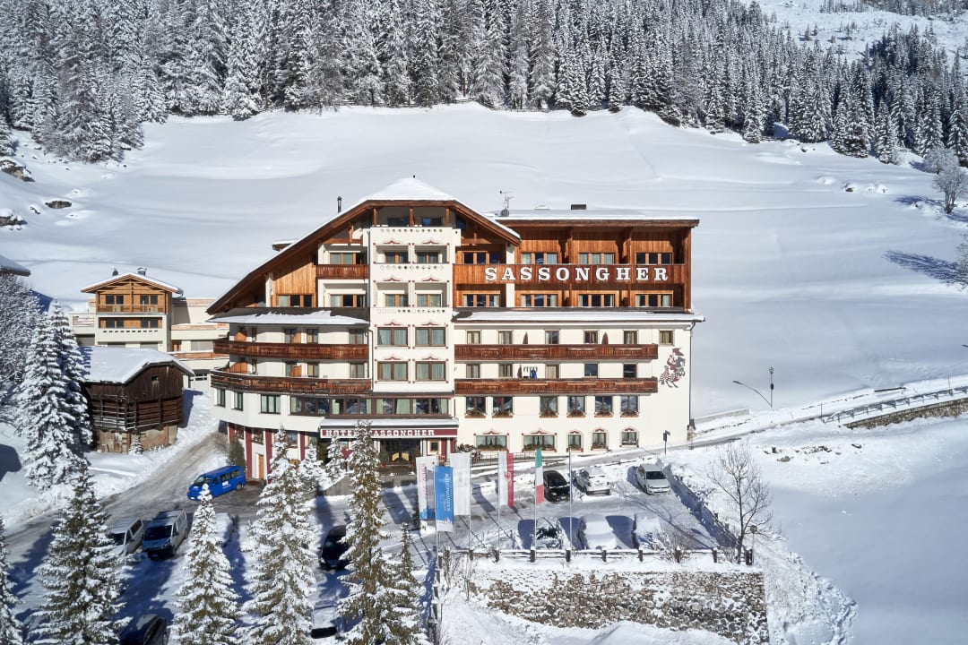 Außenansicht Hotel Sassongher